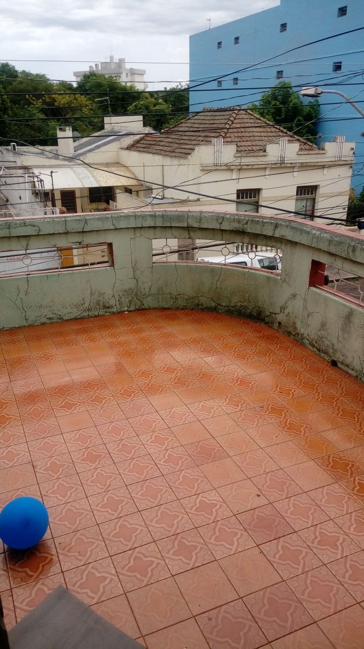 Casa com 4 Dormitórios à venda, por R$ 1.600.000,00 Casa com 4 Dormitórios à venda, por R$ 1.600.000,00