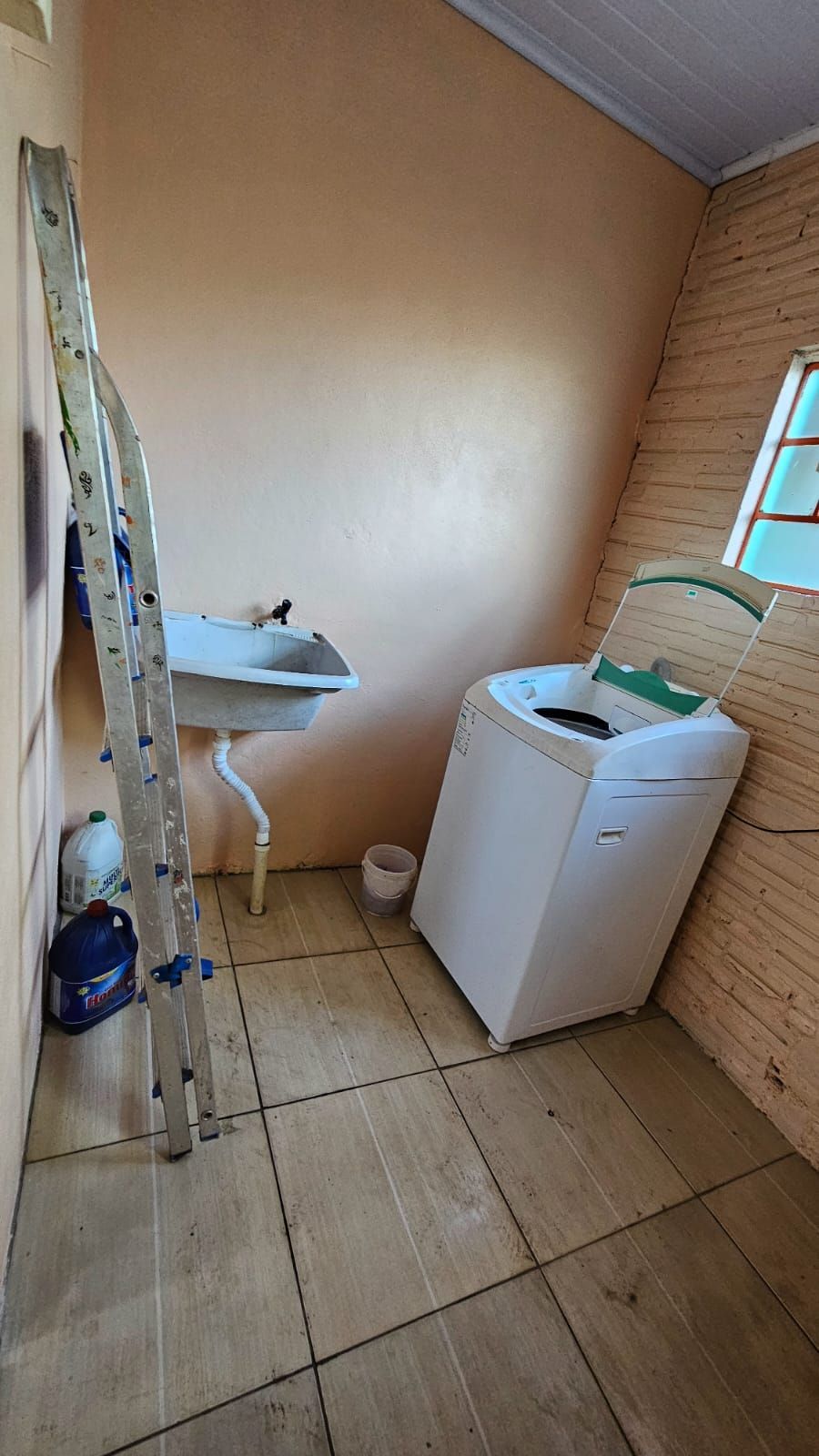 Casa Ampla para venda com Espaço para Ponto Comercial + Casa Adicional para Rend