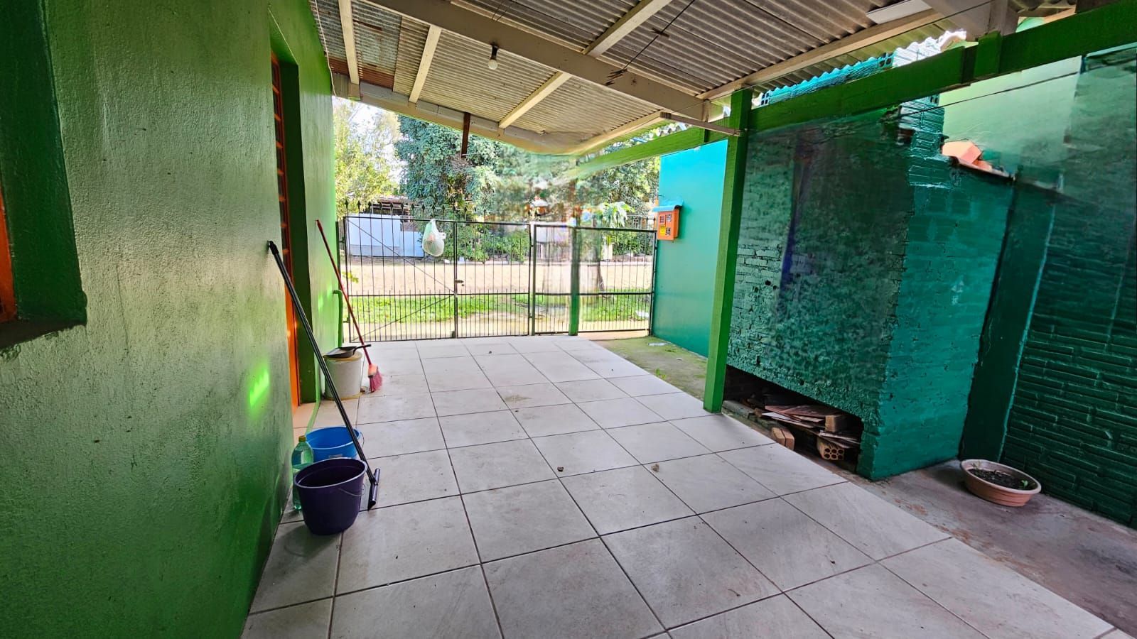 Casa Ampla para venda com Espaço para Ponto Comercial + Casa Adicional para Rend