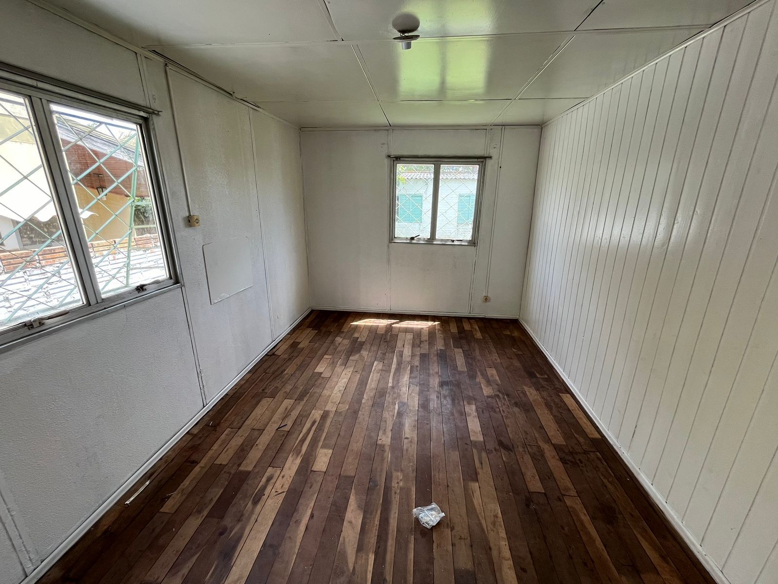 Casa à Venda no Bairro Vera Cruz – 2 Quartos e Churrasqueira