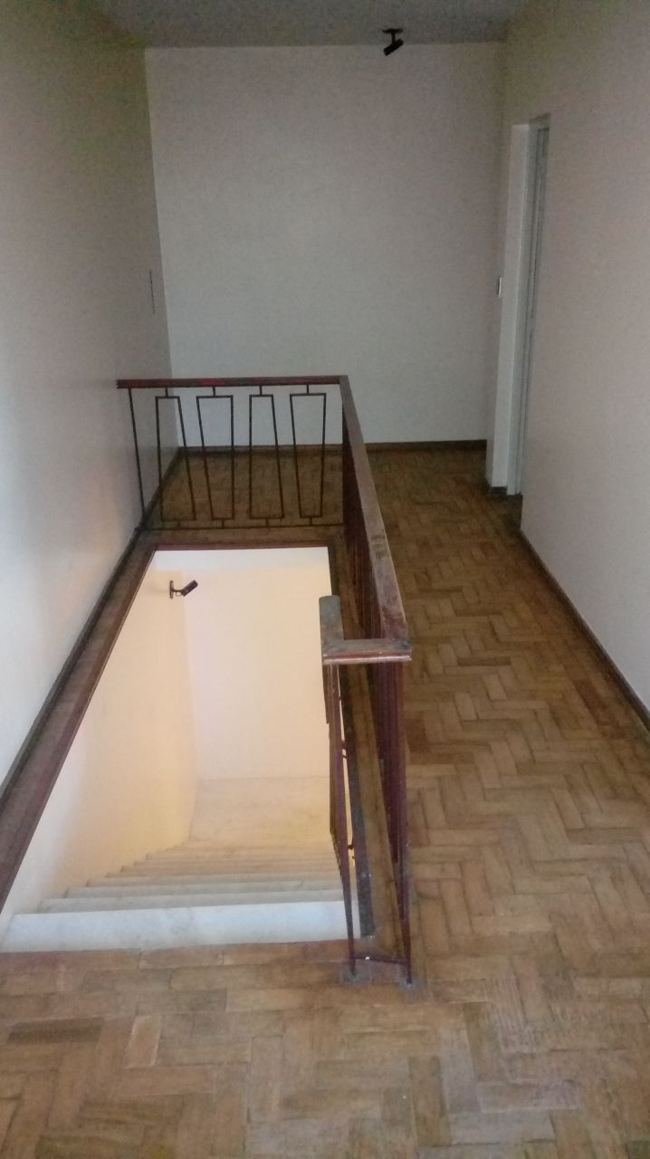 Casa com 3 Dormitórios à venda, por R$ 700.000,00 Casa com 3 Dormitórios à venda, por R$ 700.000,00