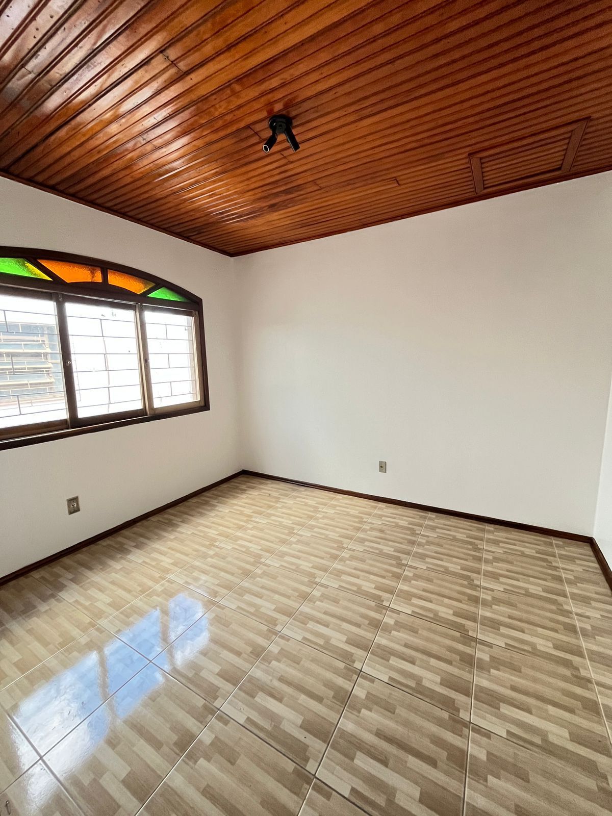 Apartamento com 3 Dormitórios para alugar, 90 m² por R$ 2.000,00 Apartamento com 3 Dormitórios para alugar, 90 m² por R$ 2.000,00