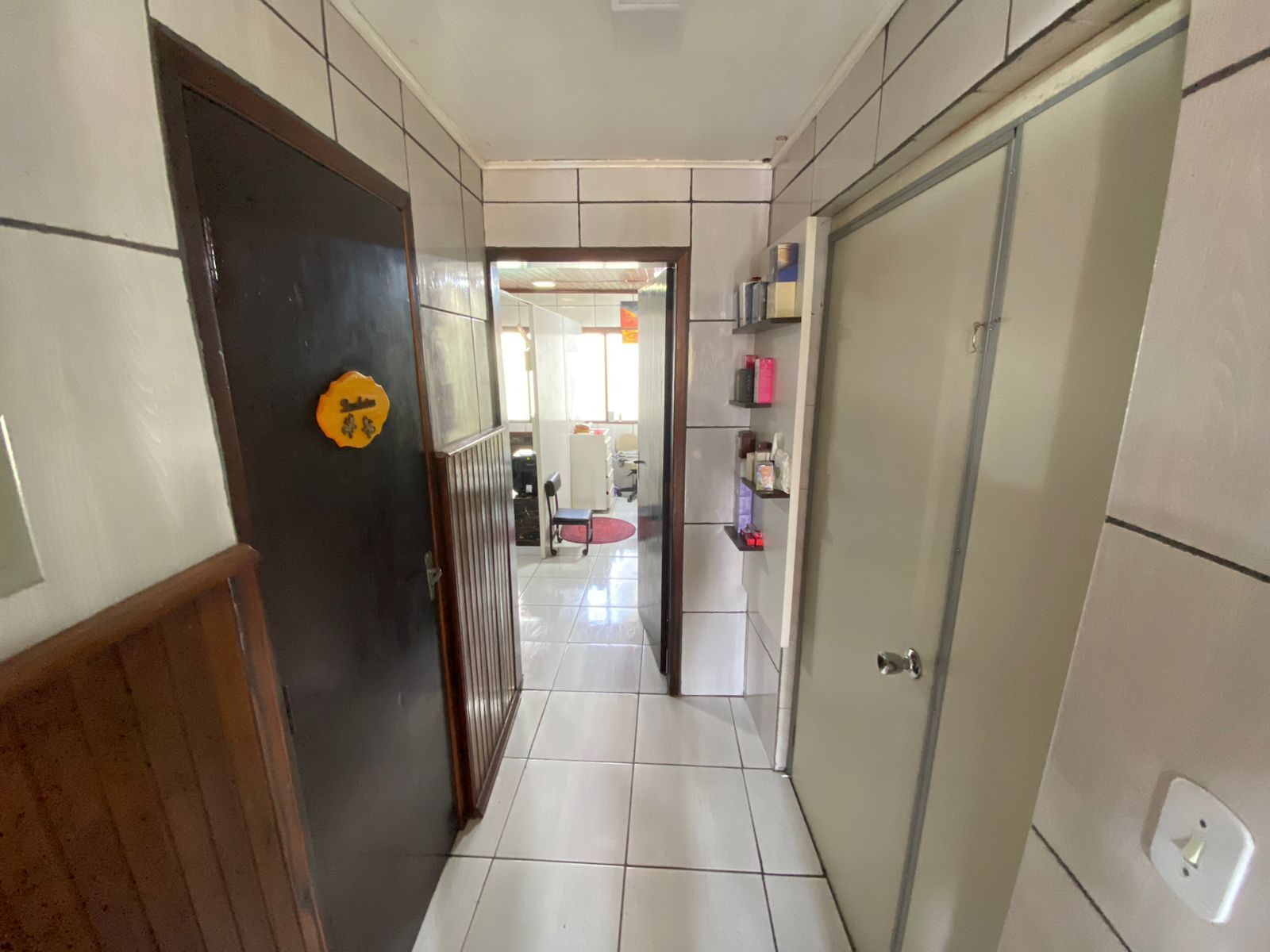Casa à Venda Próxima ao Centro com 2 Dormitórios, 2 Banheiros e Pátio