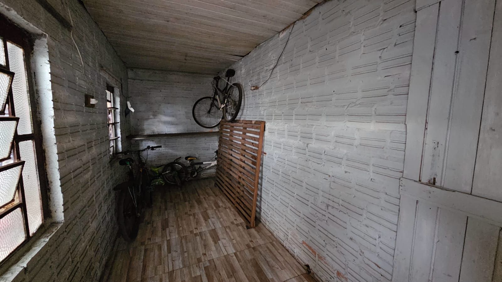 Casa para venda com 3 quartos e dois banheiros
