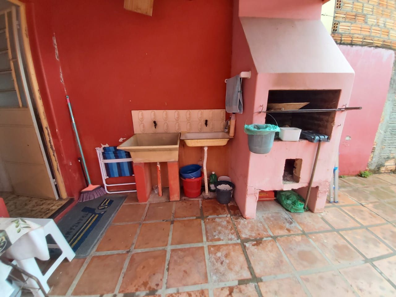 Casa com 1 Dormitórios à venda, por R$ 390.000,00 Casa com 1 Dormitórios à venda, por R$ 390.000,00