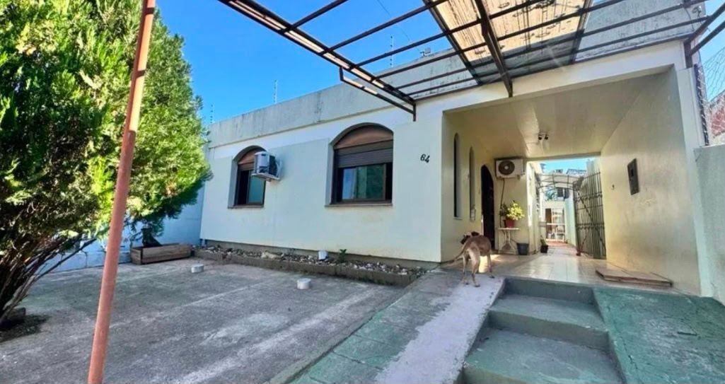Casa com 3 dormitórios, churrasqueira e lareira 100m² - foto 1