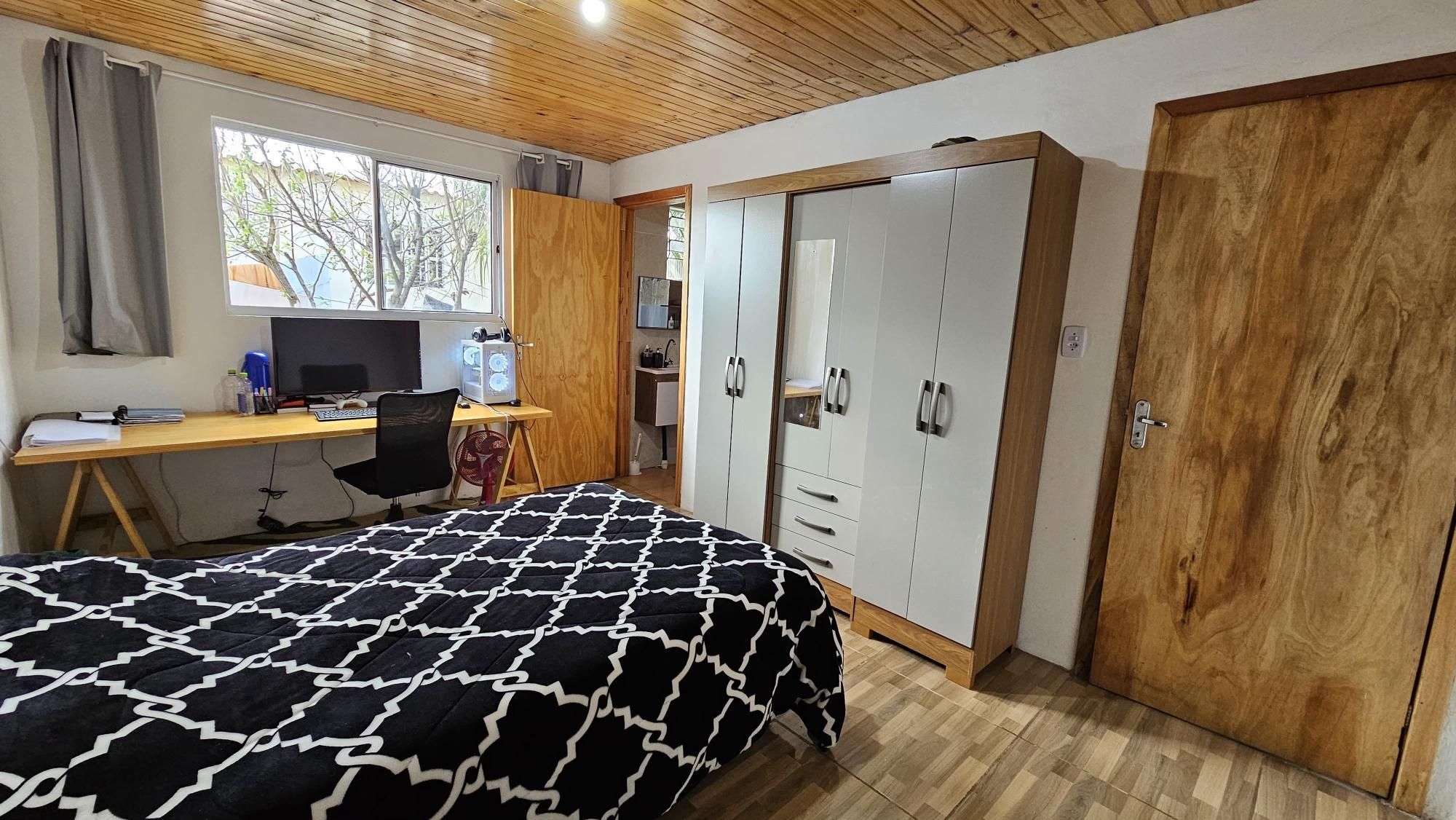 Casa à Venda em Bairro Tranquilo