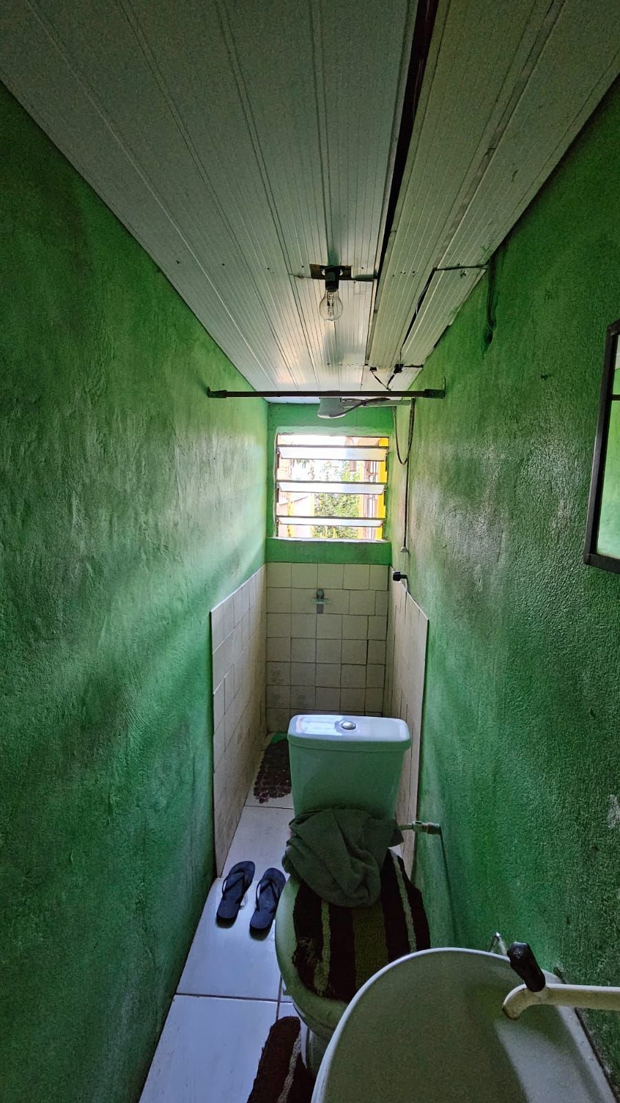 Casa para venda com 3 quartos e dois banheiros