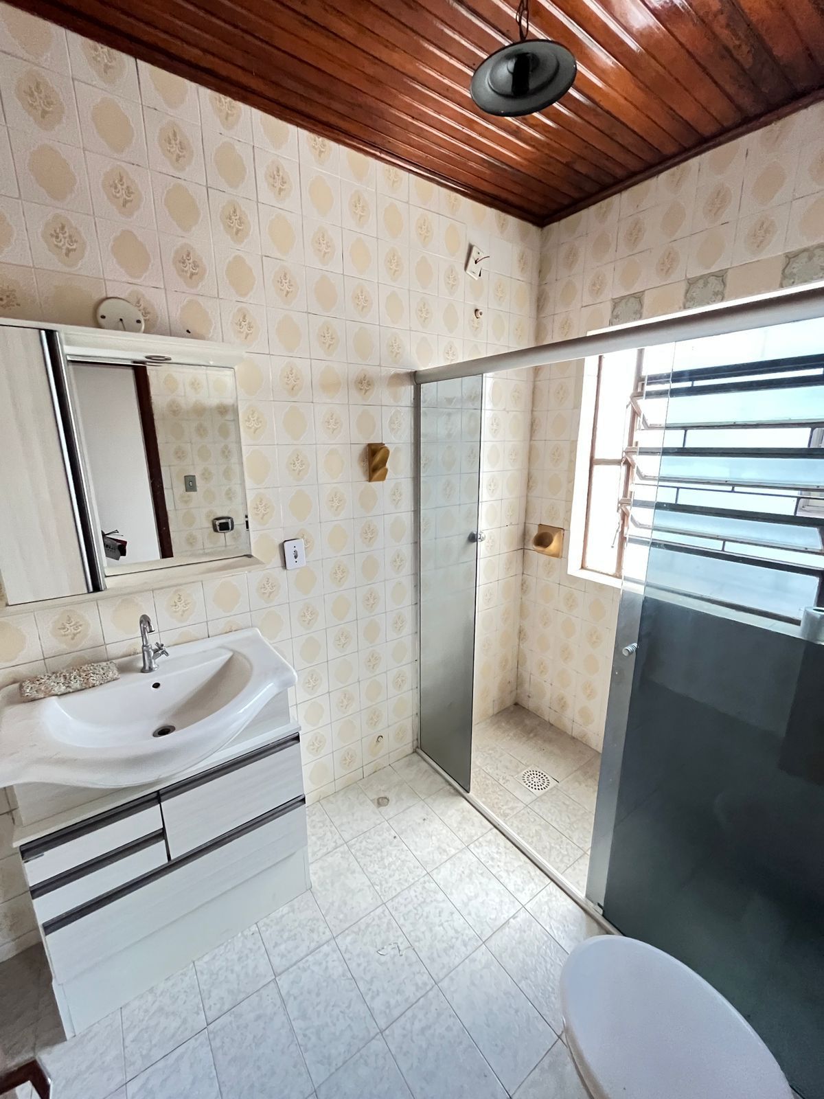 Apartamento com 3 Dormitórios para alugar, 90 m² por R$ 2.000,00 Apartamento com 3 Dormitórios para alugar, 90 m² por R$ 2.000,00