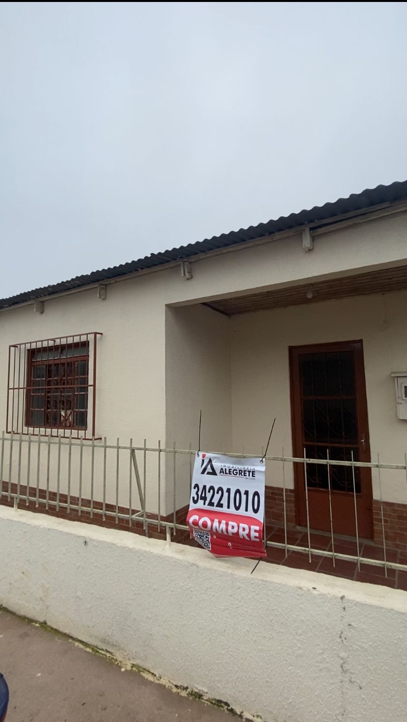 Casa para locação com 2 dormitórios, pátio e garagem - foto 1