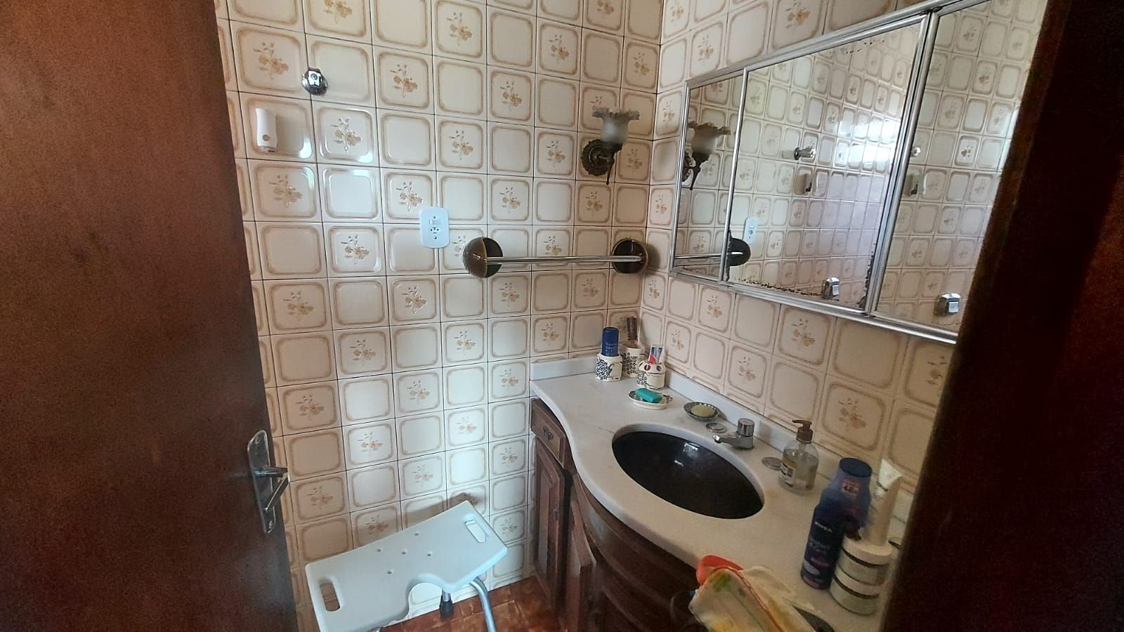 Sobrado com 3 Dormitórios à venda, 154 m² por R$ 1.000.000,00 Sobrado com 3 Dormitórios à venda, 154 m² por R$ 1.000.000,00