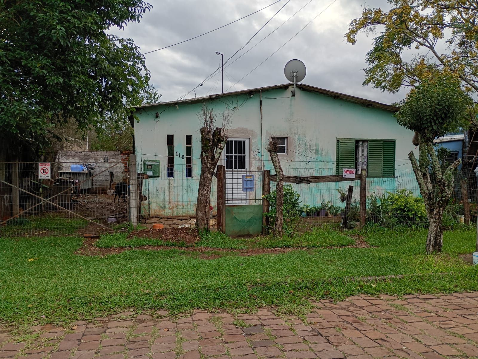 Duas casas no mesmo terreno à venda – ótima oportunidade!