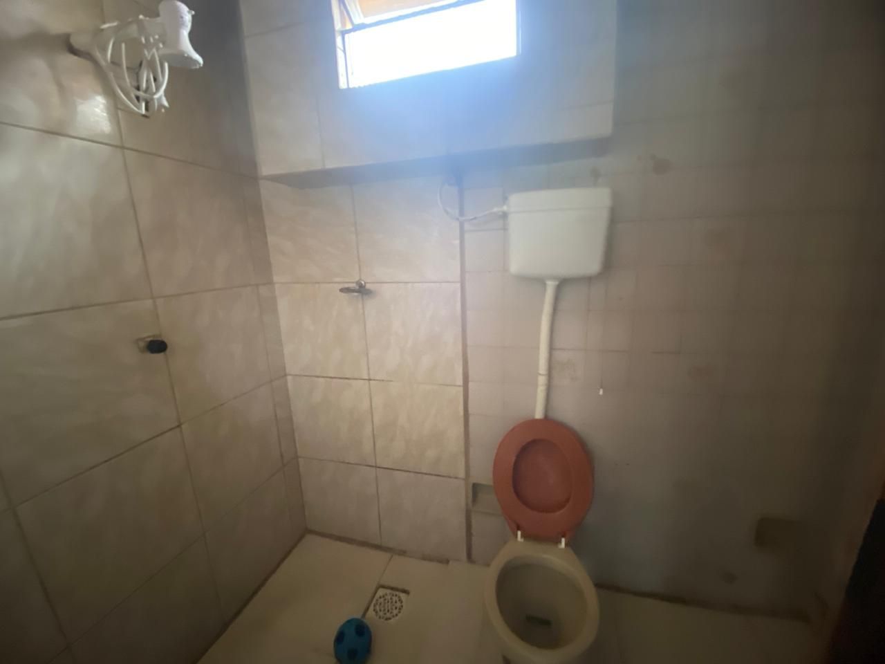 Casa para locação com 2 dormitórios, pátio e garagem - foto 6