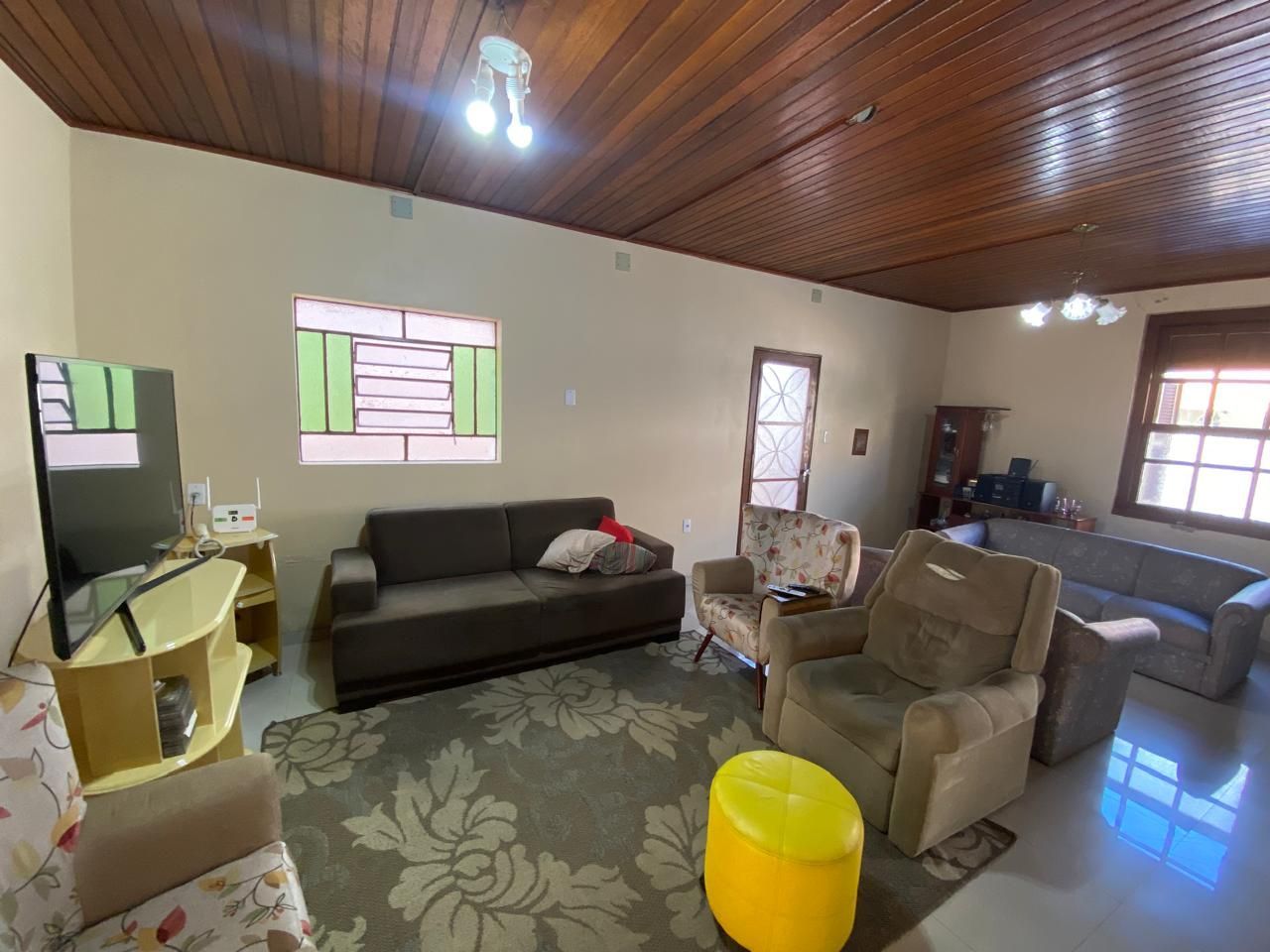 Casa para venda de 3 quartos com garagem e piscina