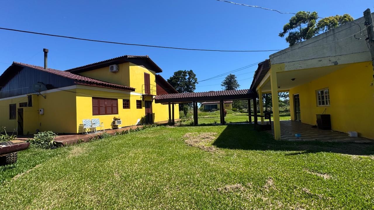 Sítio à venda em zona rural – 12 hectares, 5 quartos, 3 sala