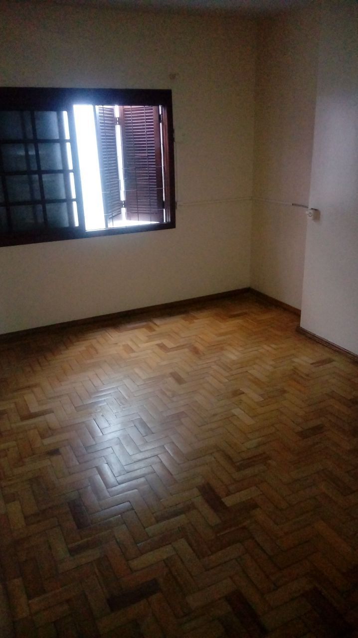 Casa com 3 Dormitórios à venda, por R$ 700.000,00 Casa com 3 Dormitórios à venda, por R$ 700.000,00