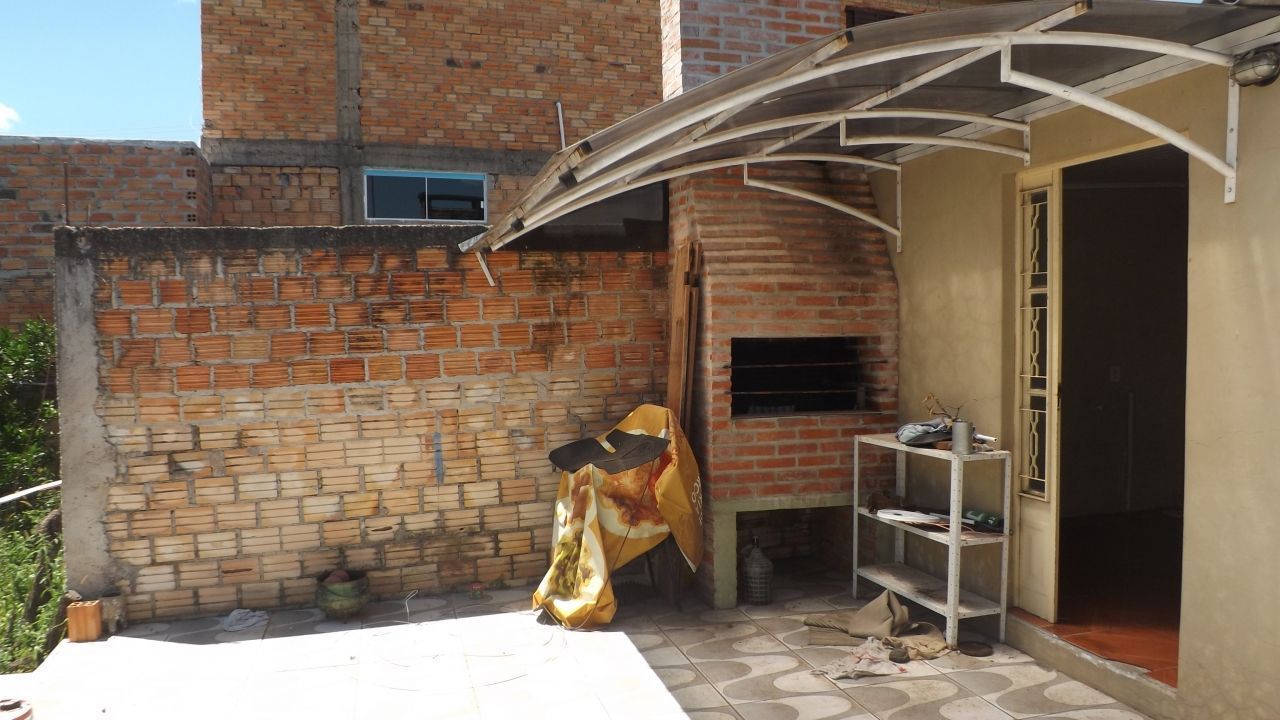 Casa com 2 Dormitórios à venda, por R$ 180.000,00 Casa com 2 Dormitórios à venda, por R$ 180.000,00