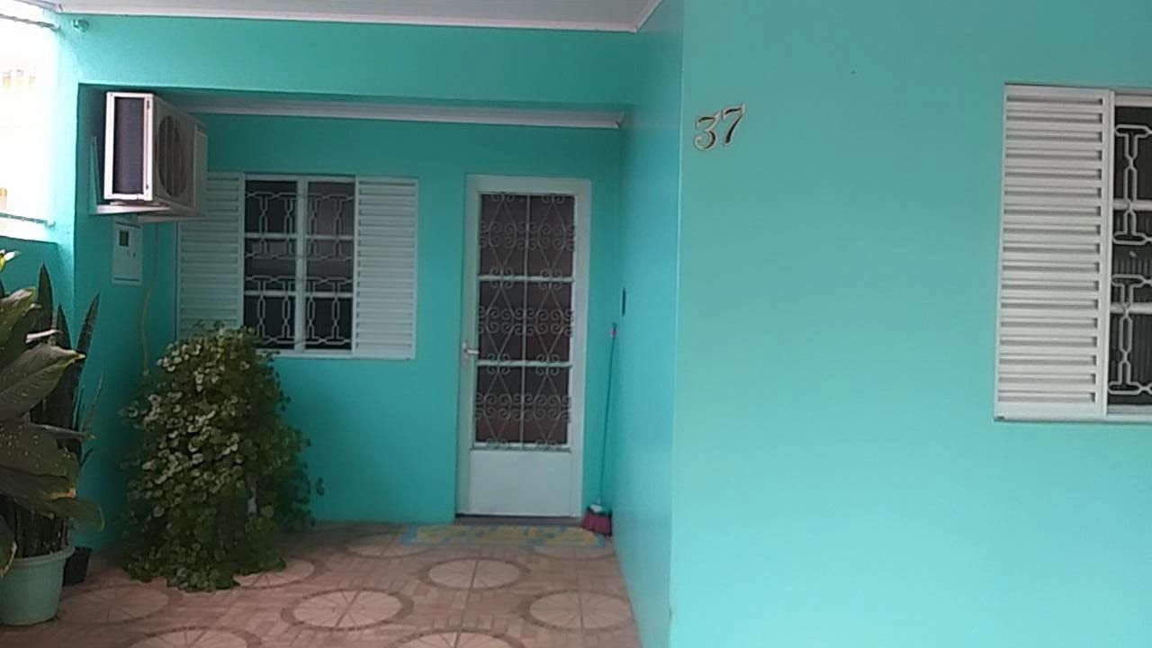 Casa com 3 Dormitórios à venda, por R$ 450.000,00 Casa com 3 Dormitórios à venda, por R$ 450.000,00