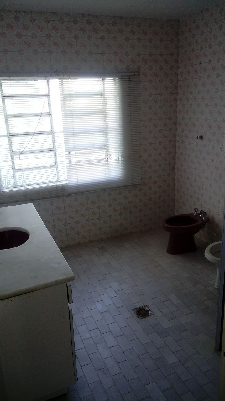 Casa com 3 Dormitórios à venda, por R$ 700.000,00 Casa com 3 Dormitórios à venda, por R$ 700.000,00