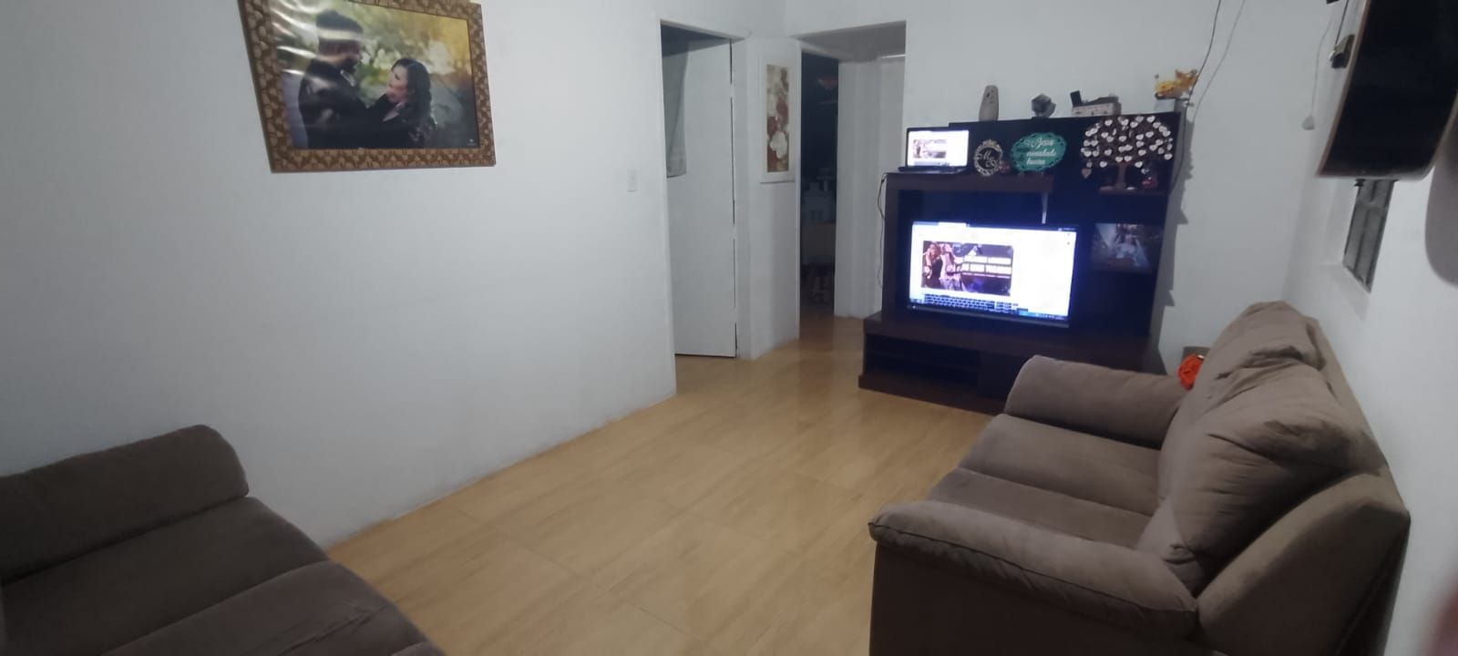 Casa de dois dormitórios para venda