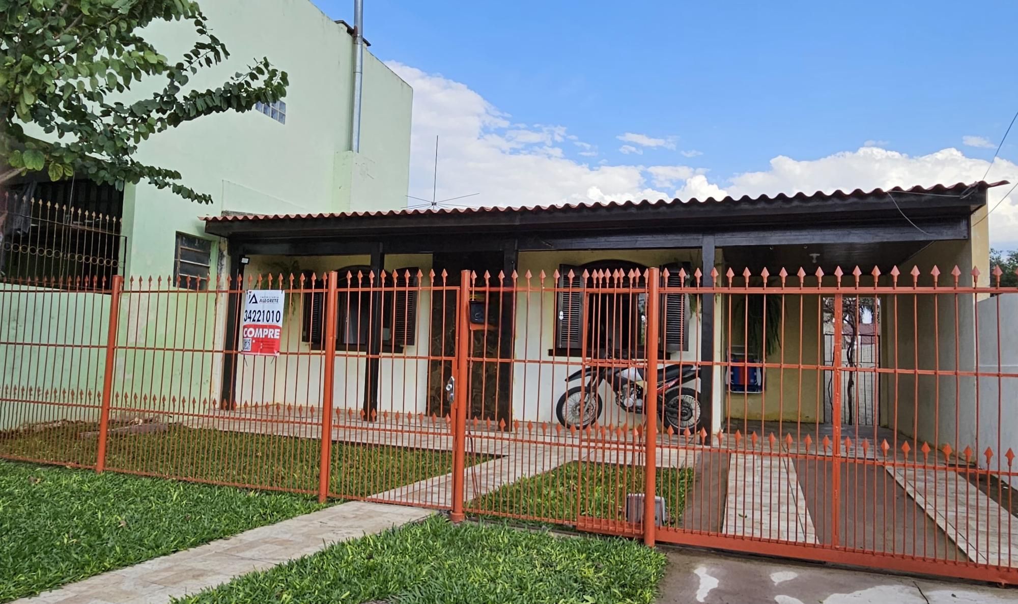 Casa à Venda em Bairro Tranquilo