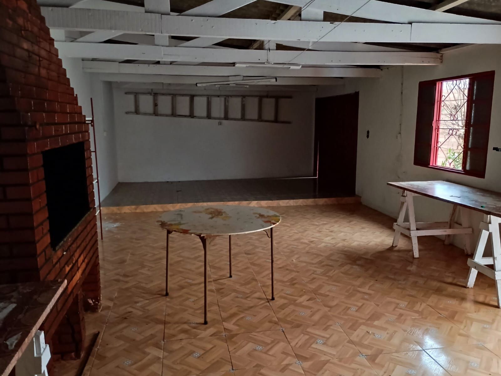 Casa ampla à venda na Vila Inês – 3 dormitórios, lareira e churrasqueira