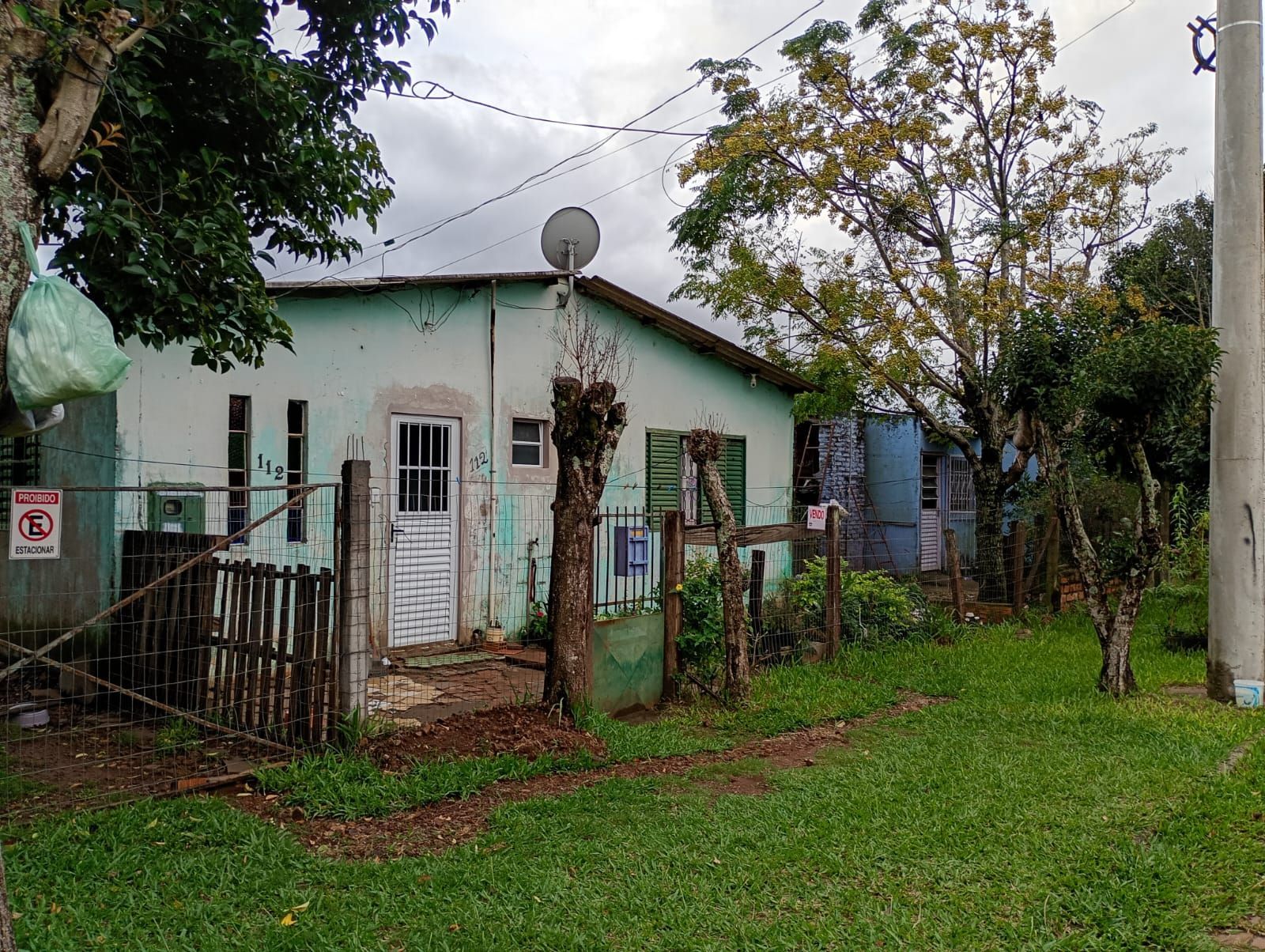Duas casas no mesmo terreno à venda – ótima oportunidade!