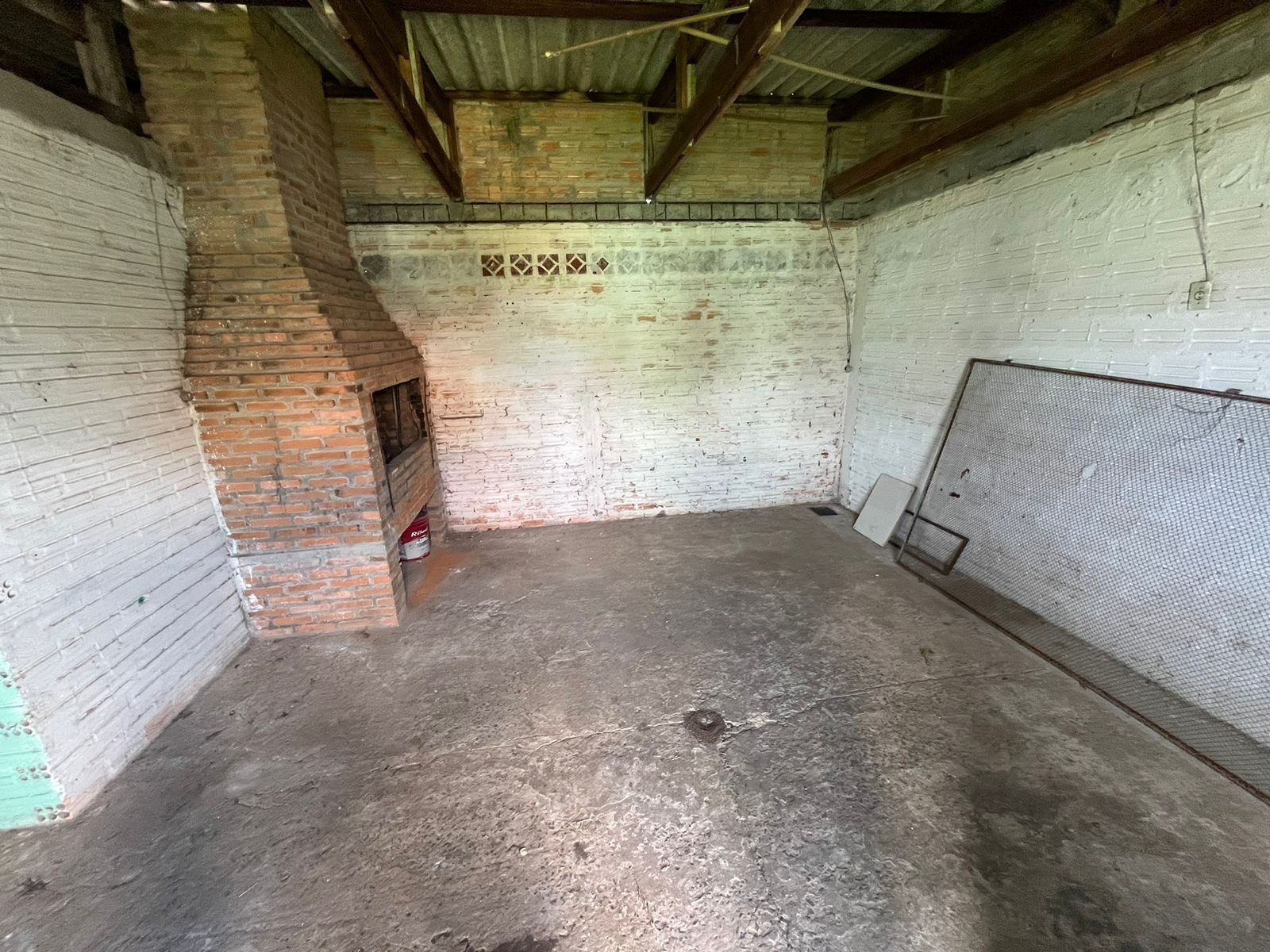 Casa à Venda no Bairro Vera Cruz – 2 Quartos e Churrasqueira