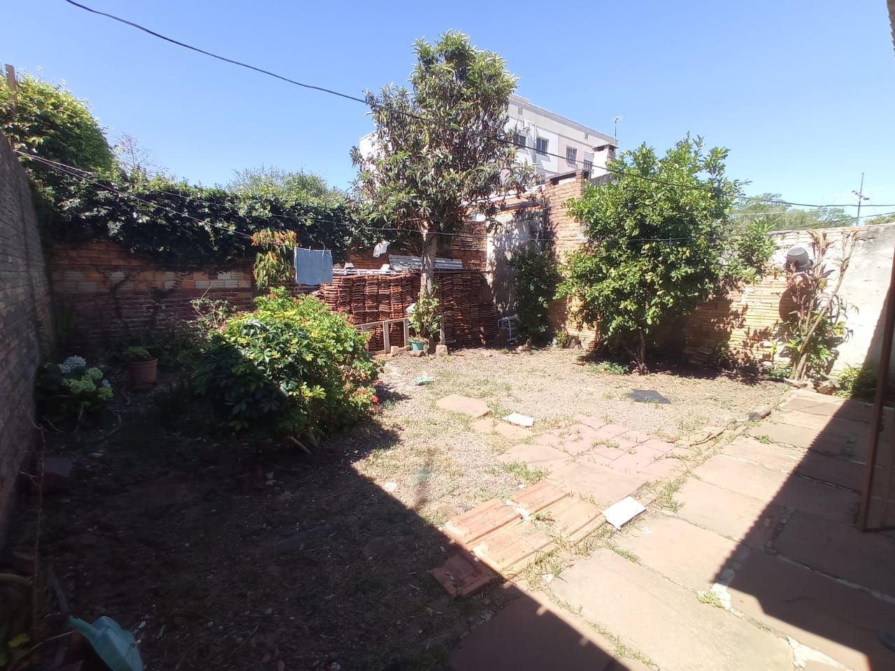 Casa com 3 Dormitórios à venda, por R$ 260.000,00 Casa com 3 Dormitórios à venda, por R$ 260.000,00