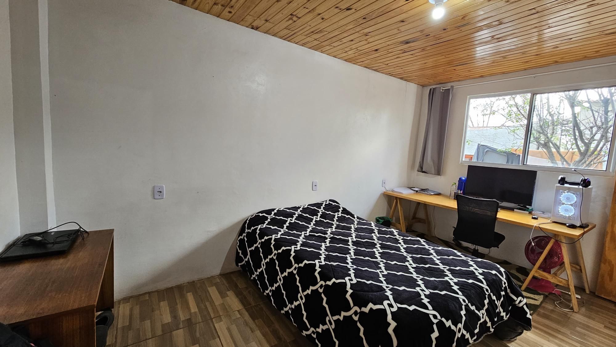 Casa à Venda em Bairro Tranquilo