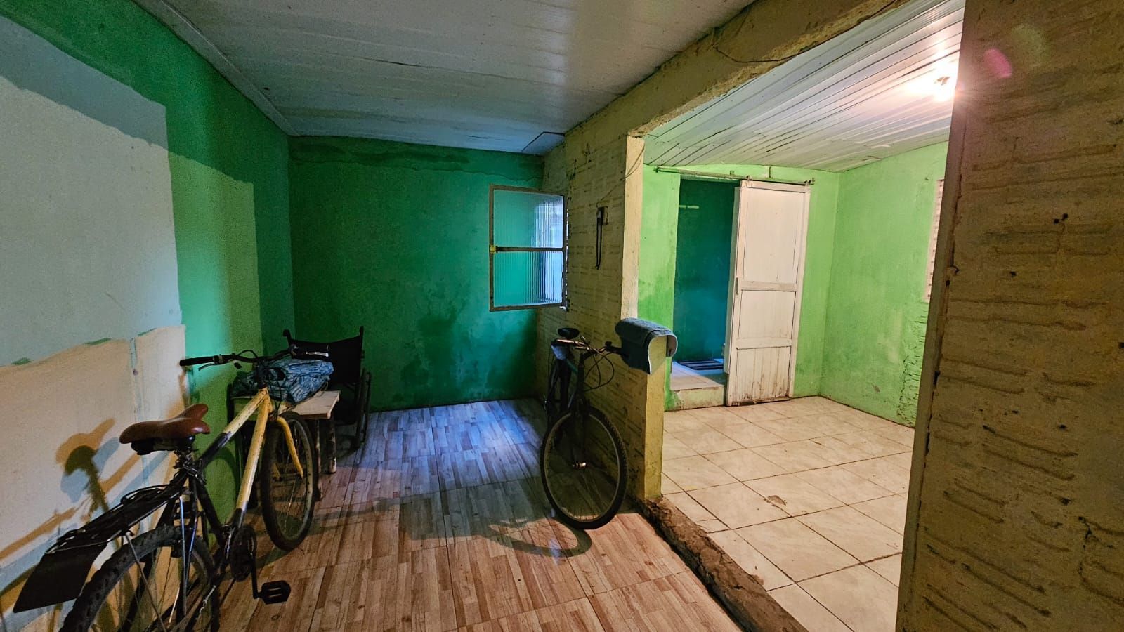 Casa para venda com 3 quartos e dois banheiros