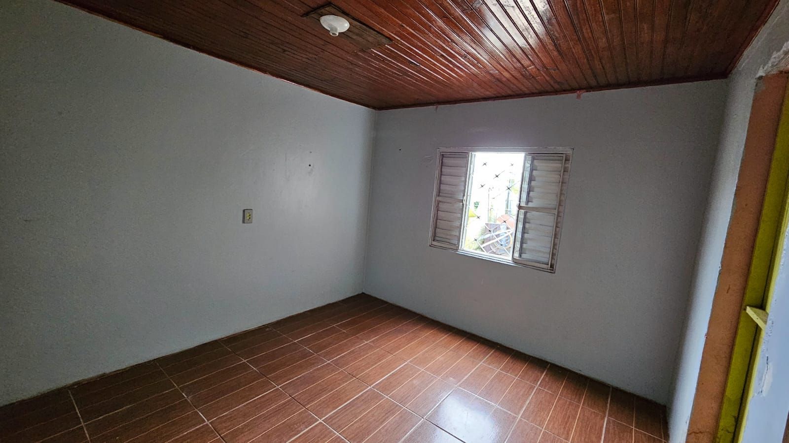 Casa para venda com 3 quartos e dois banheiros