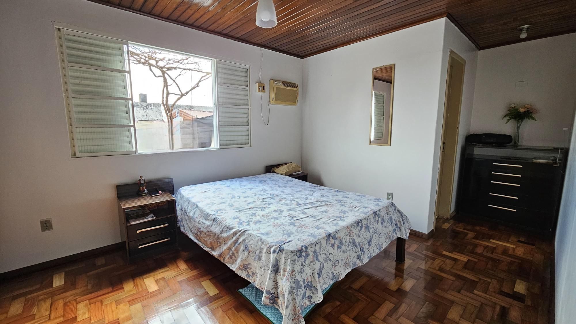 Casa à Venda em Bairro Tranquilo