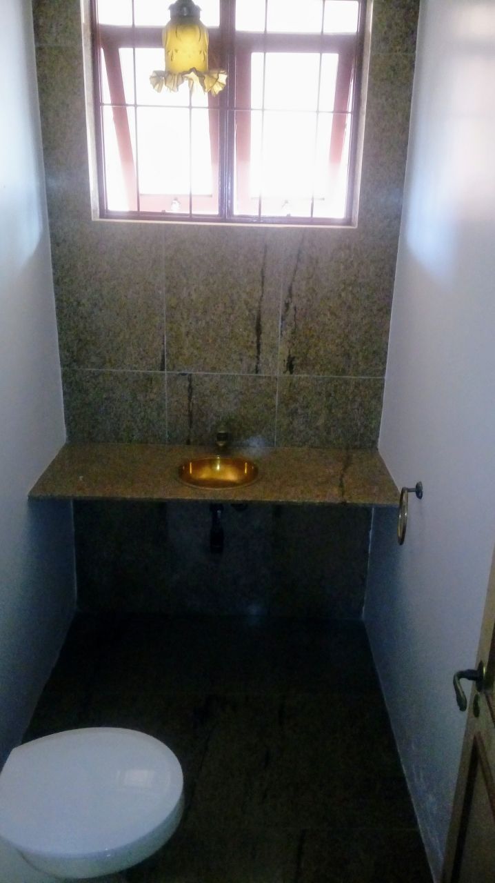 Casa à venda, 8 quartos, 1 suíte, 1 vaga, Cidade Alta - Alegrete/RS