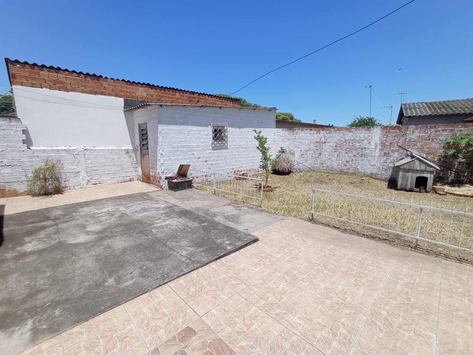 Casa semimobiliada com churrasqueira locação no bairro joaqu