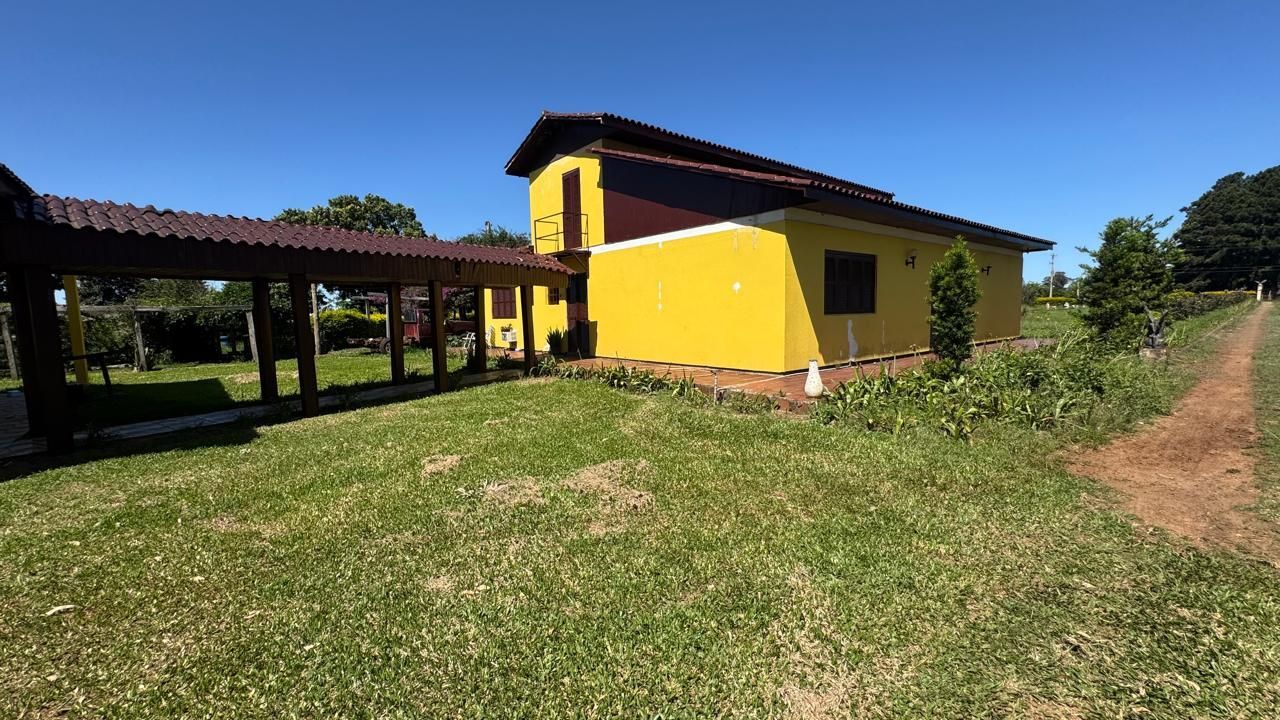 Sítio à venda em zona rural – 12 hectares, 5 quartos, 3 sala