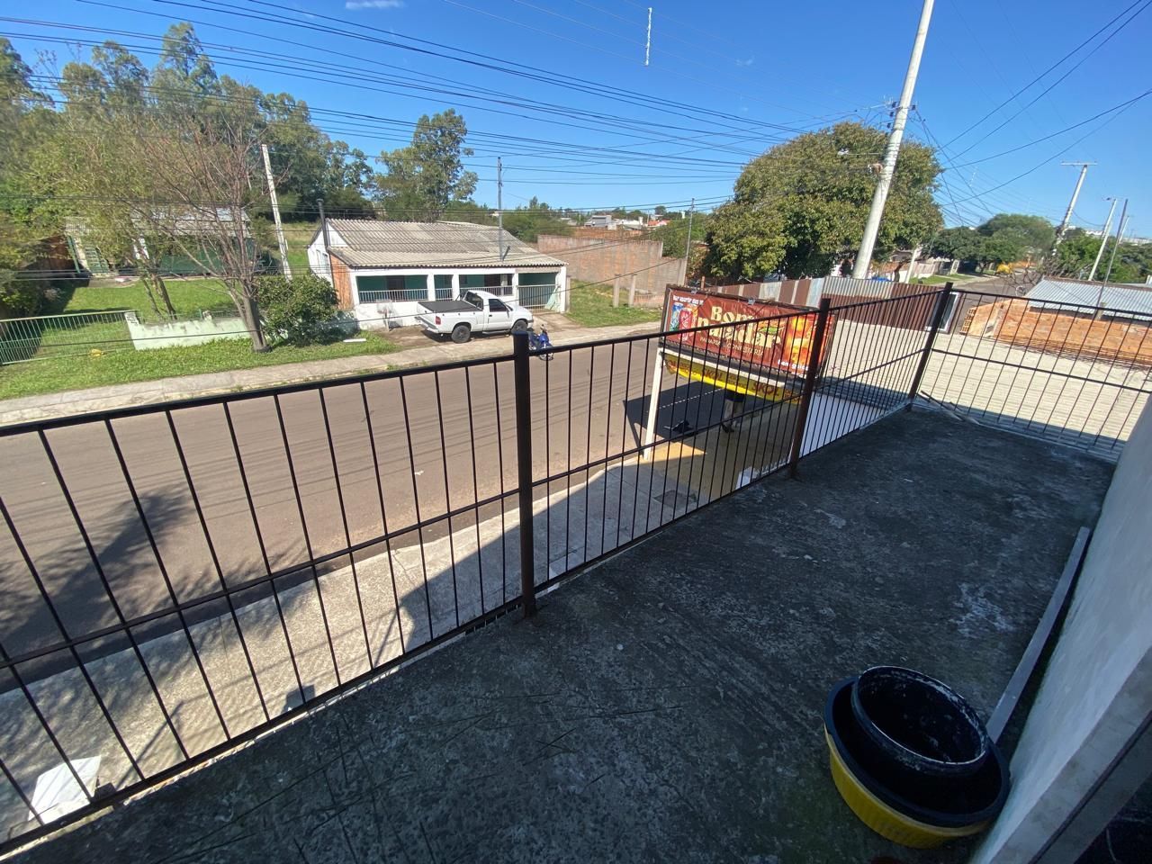 Sobrado para venda de 3 quartos com garagem