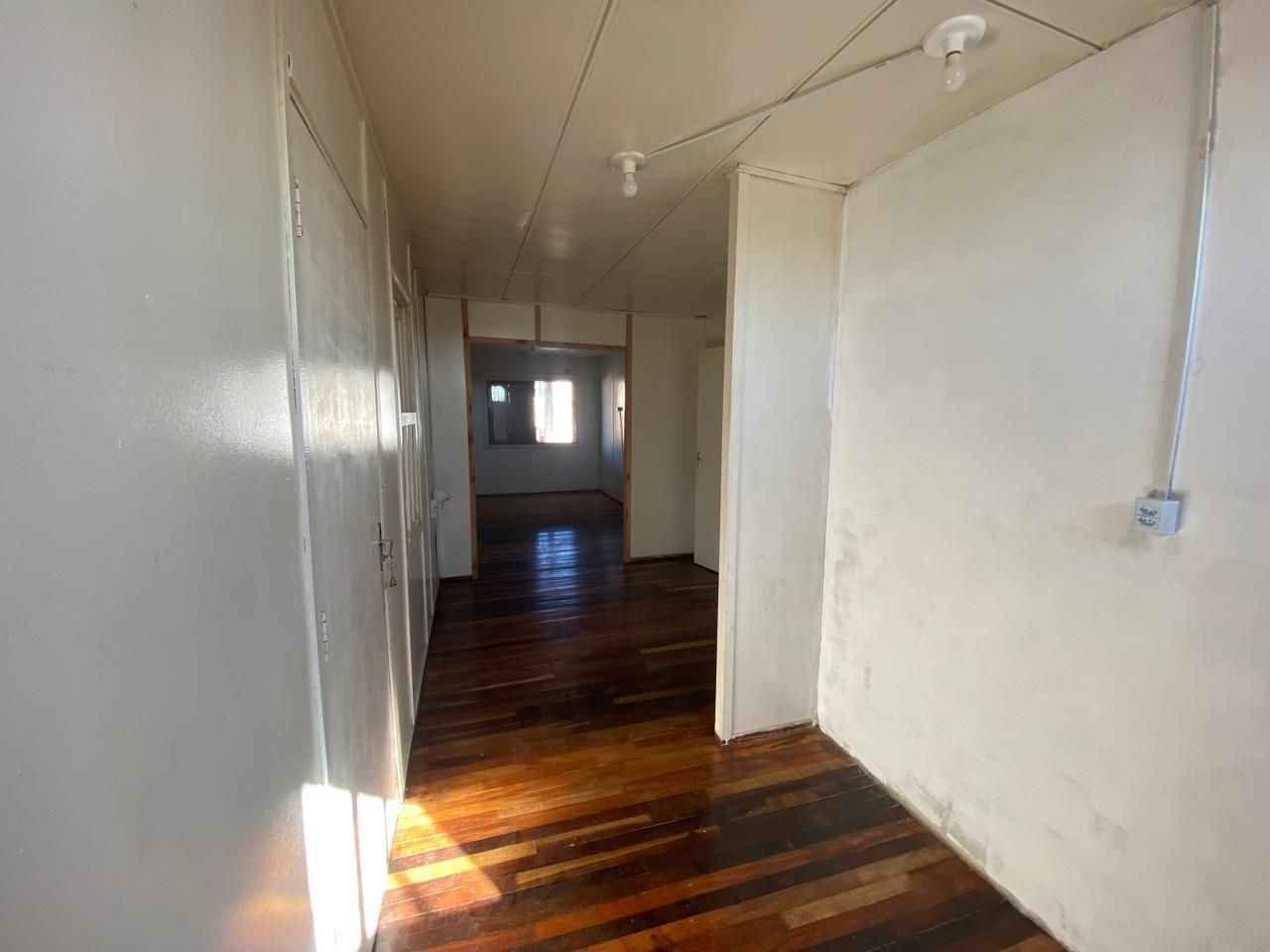 Casa com 4 Dormitórios à venda, 270 m² por R$ 280.000,00 Casa com 4 Dormitórios à venda, 270 m² por R$ 280.000,00