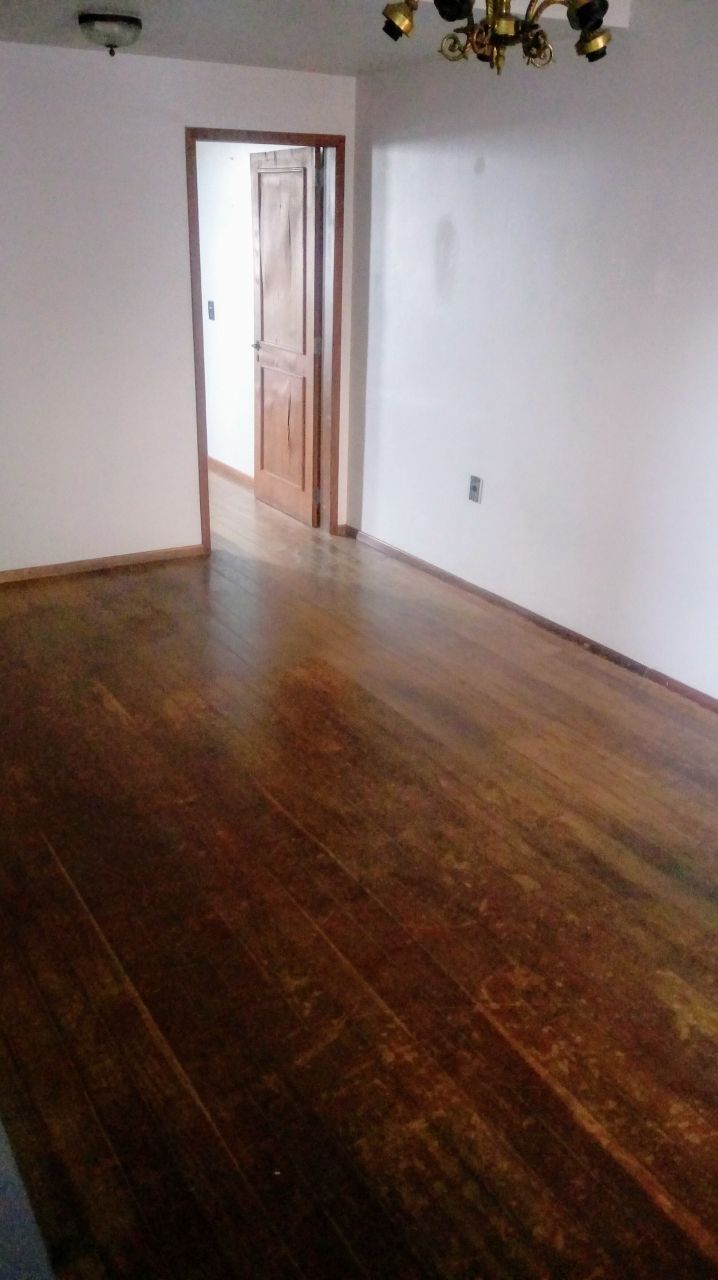 Casa à venda, 8 quartos, 1 suíte, 1 vaga, Cidade Alta - Alegrete/RS
