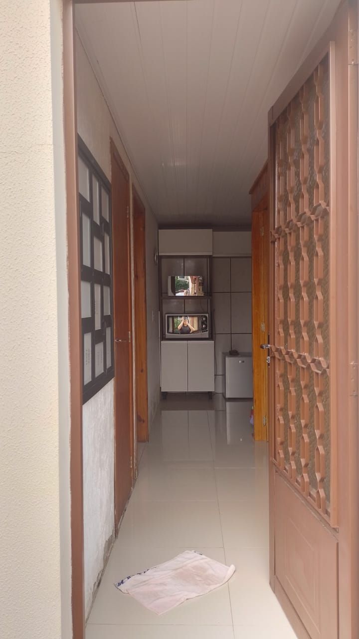 Casa à venda com 3 dormitórios e amplo espaço interno!