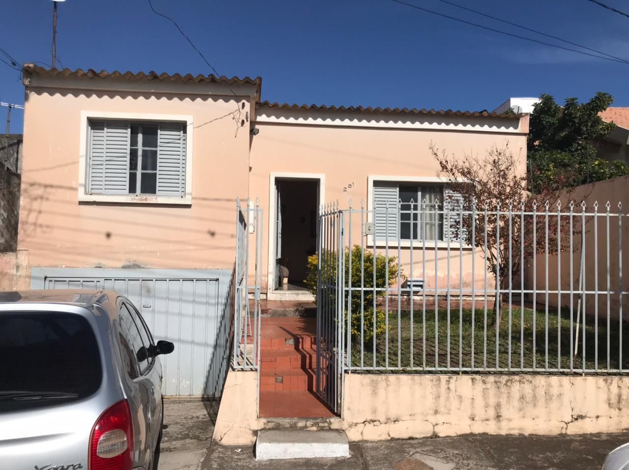 Casa à venda  no Centro - Alegrete, RS. Imóveis