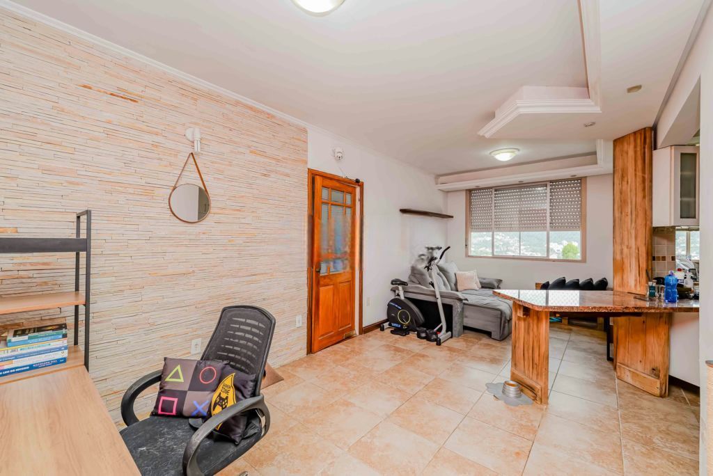 Apartamento com 77m², 2 dormitórios no bairro Medianeira em Porto Alegre para Comprar
