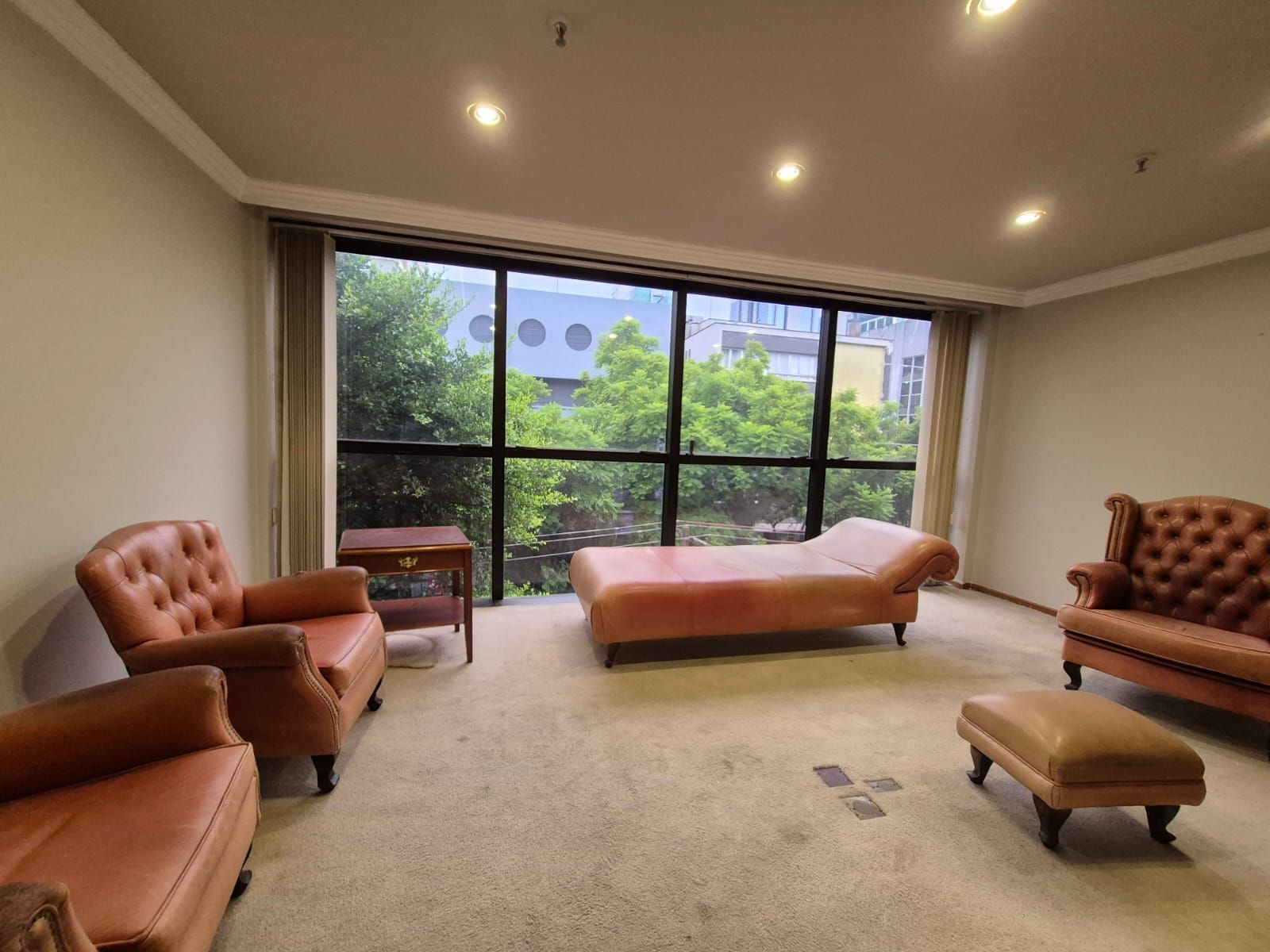 Sala comercial com vaga de garagem