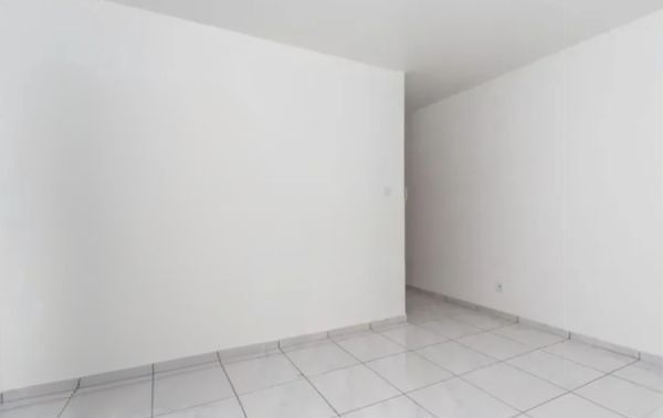 Apartamento de 2 dormitórios térreo DESOCUPADO no bairro Praia de Belas — foto 3
