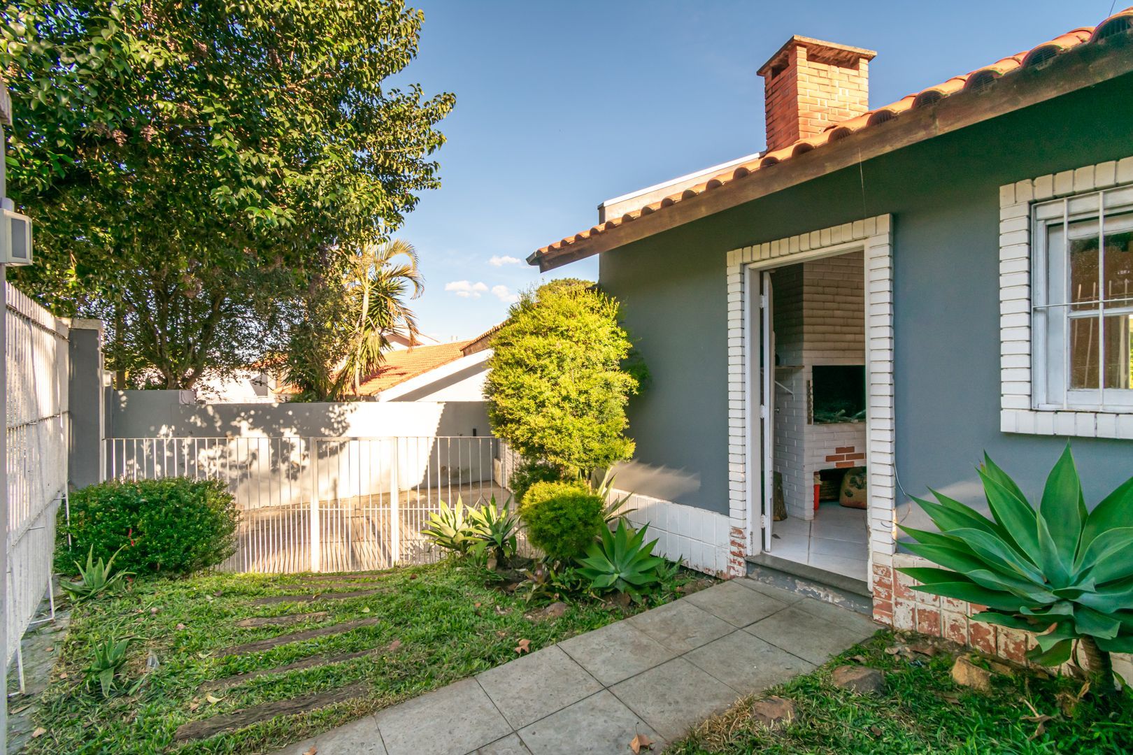Casa à venda com 4 quartos, 334m² - Foto 3