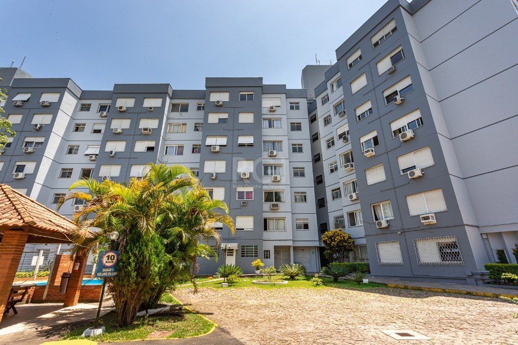 Apartamento à venda com 63m², 2 quartos, 1 vaga no bairro Cavalhada em Porto Alegre