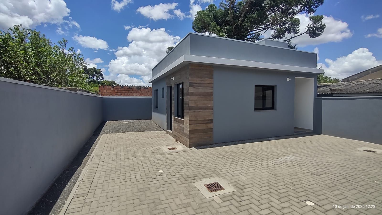 Casa em condomínio de 2 dormitórios no bairro São José em Canoas