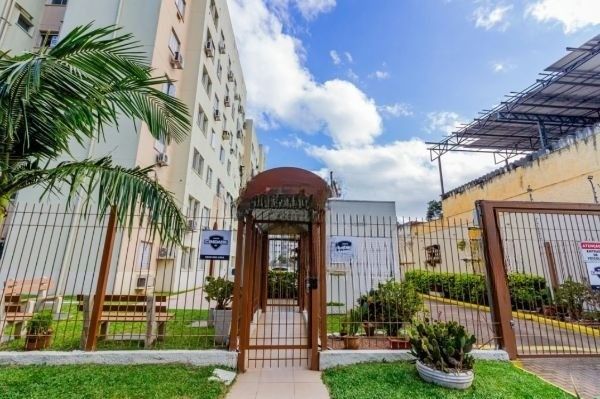 Apartamento à venda com 43m², 2 quartos, 1 vaga no bairro Sarandi em Porto Alegre