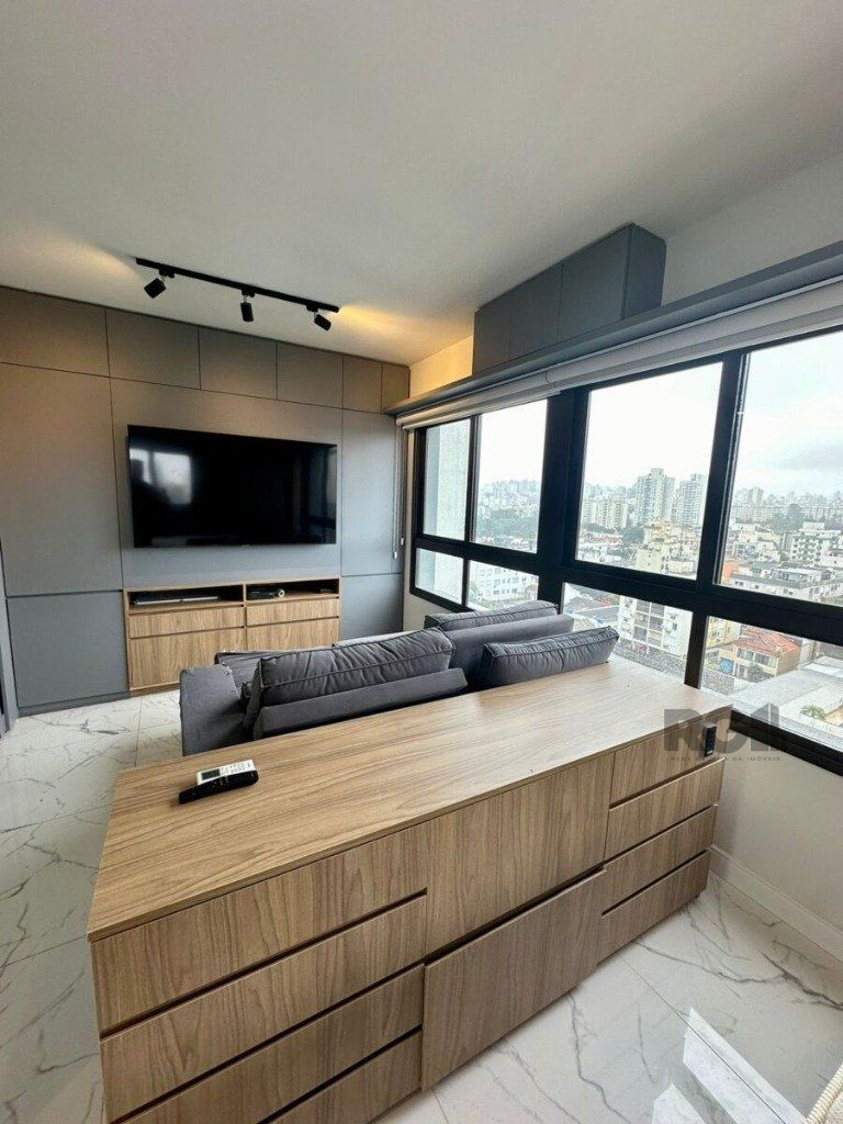 Apartamento à venda com 42m², 1 quarto, 1 vaga no bairro Jardim Botânico em Porto Alegre