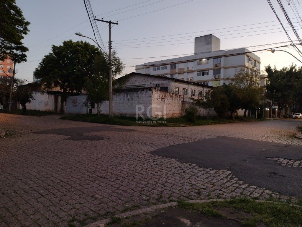 Terreno à venda, 830m² - Foto 1